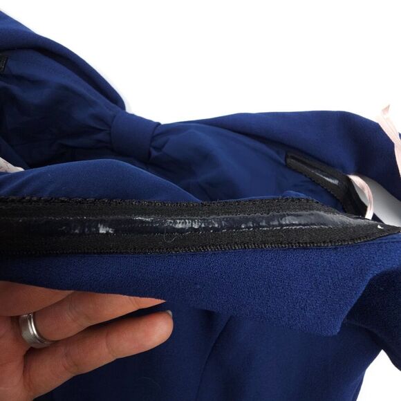 GAL MEETS GLAM Tyler Off The Shoulder Scuba Crepe Dress Midi Navy Blue Romantic - Picture 8 of 9